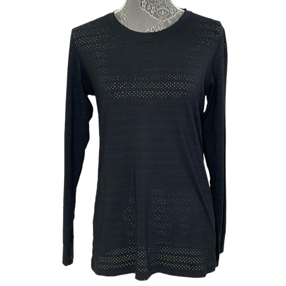 ZYIA Active black perforated activewear‎ long sleeve shirt. Size Medium. EUC